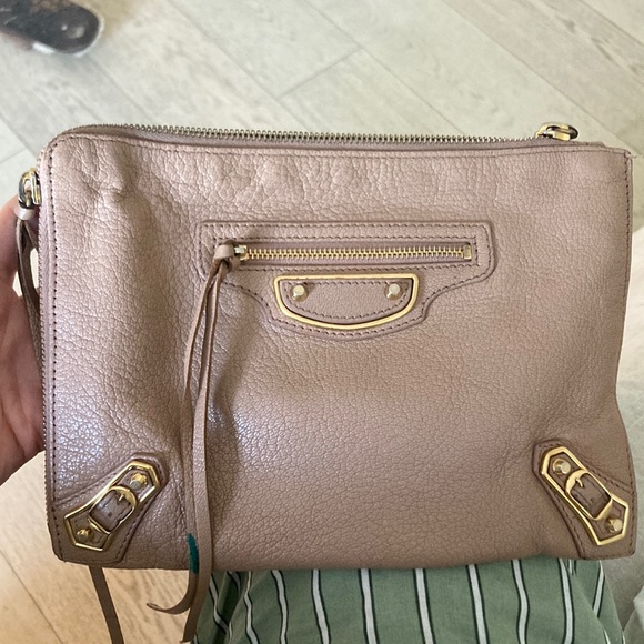 Balenciaga zipper clutch in perfect neutral - Picture 1 of 5
